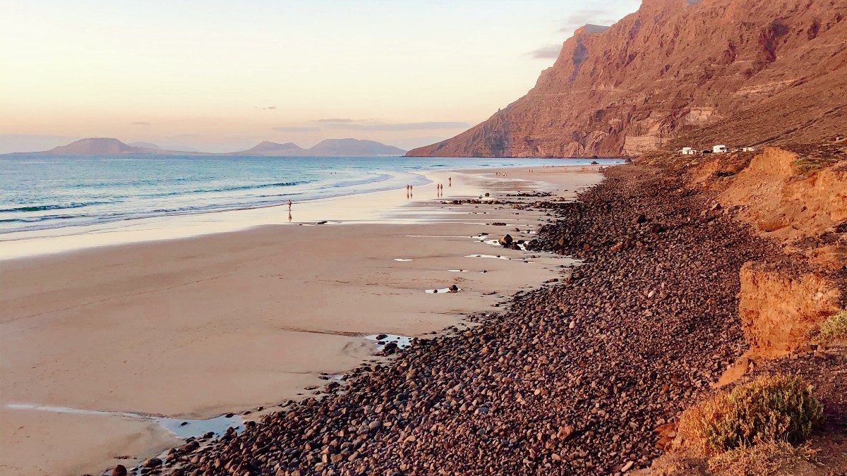 Playa de Lanzarote (Foro: Unsplash)