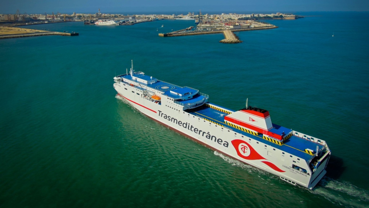 Naviera Armas Trasmediterránea unifica sus operaciones entre la Península y Canarias