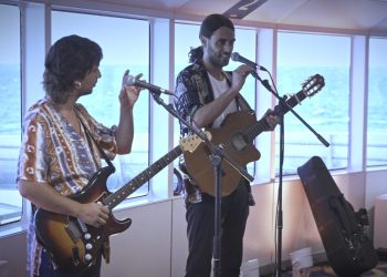 Pedro Pastor sorprende a los pasajeros de Fred. Olsen Express con un concierto a bordo (Foto: Fred Olsen)