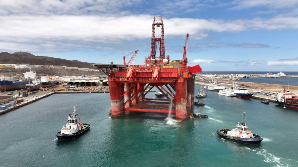 Plataformas petrolíferas en el muelle de Las Palmas (Foto: Puertos de Las Palmas)