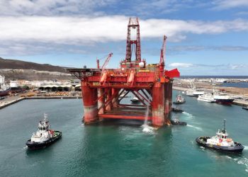 Plataformas petrolíferas en el muelle de Las Palmas (Foto: Puertos de Las Palmas)
